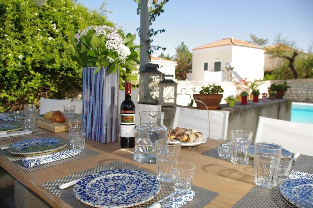 Villa 1853, Spetses Ground Floor Bagian luar foto